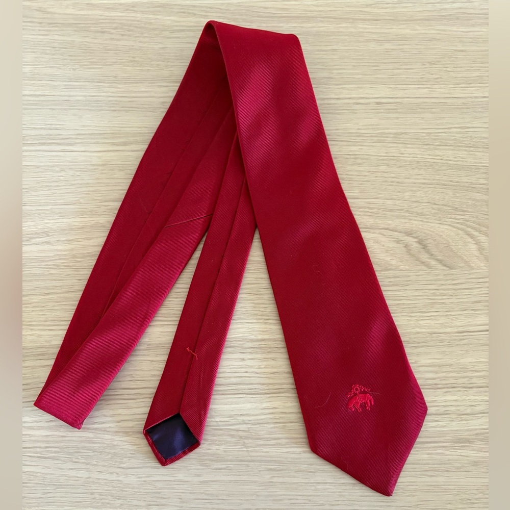 Brooks Brothers Solid Red 100% Silk Golden Fleece Sheep Logo Rep Tie